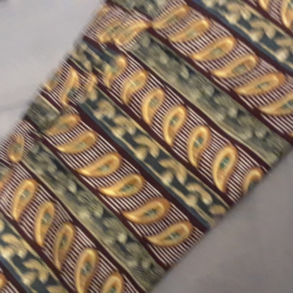 100% silk Arrow Paisley green and brown  dress tie - Picture 6 of 9